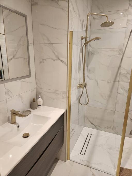 Newly Refurbished 2 Bed Apartment In Paddington Londres Exterior foto